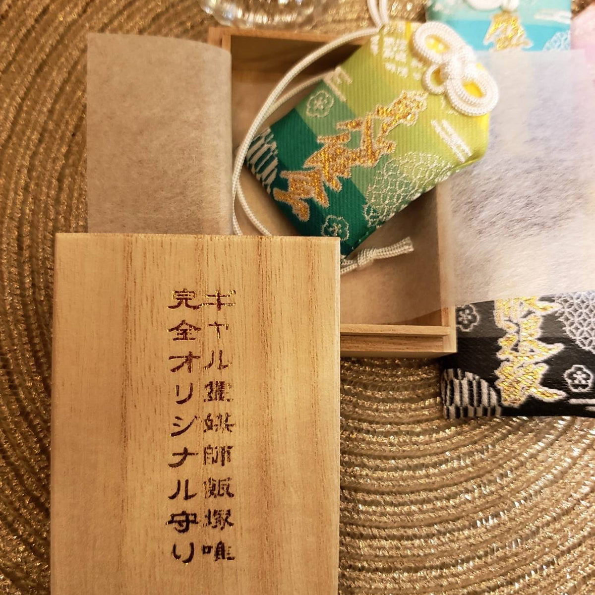 ギャル霊媒師 オリジナルお守り【飯塚唯先生オリジナルの護符入り】